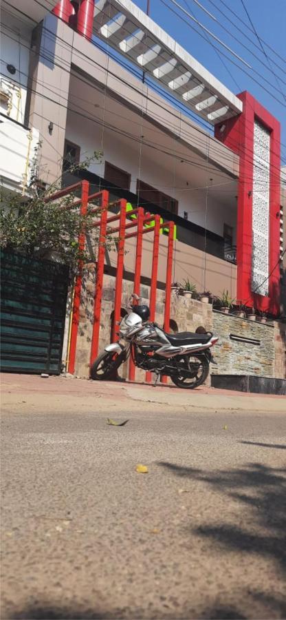 Anh Hotel Lucknow Exterior photo